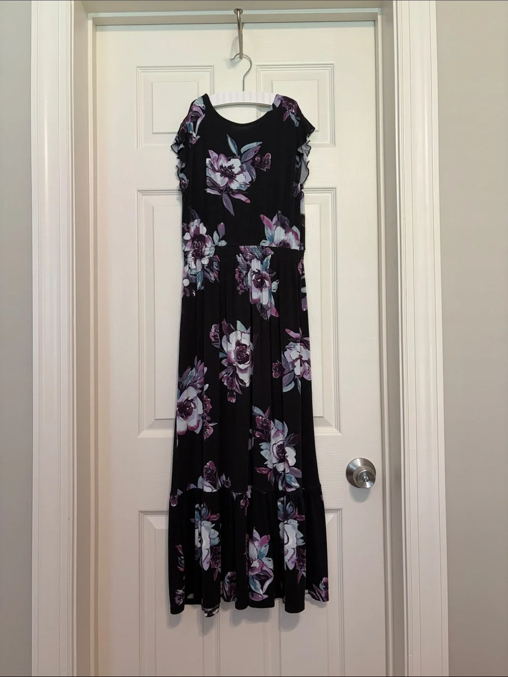 Bixby Nomad Black floral maxi dress - Size L (12-14)